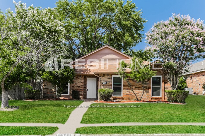 Primary Photo - 2944 Chanute Drive