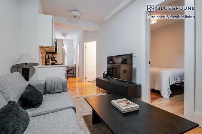 Building Photo - 152 Salem St