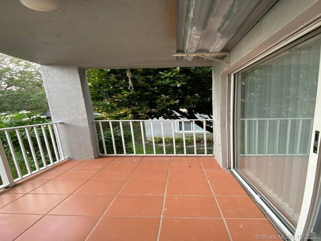 Foto del edificio - 4732 NW 114th Ave