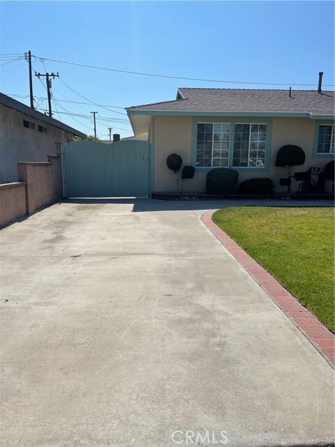 Building Photo - 6221 San Rafael Dr