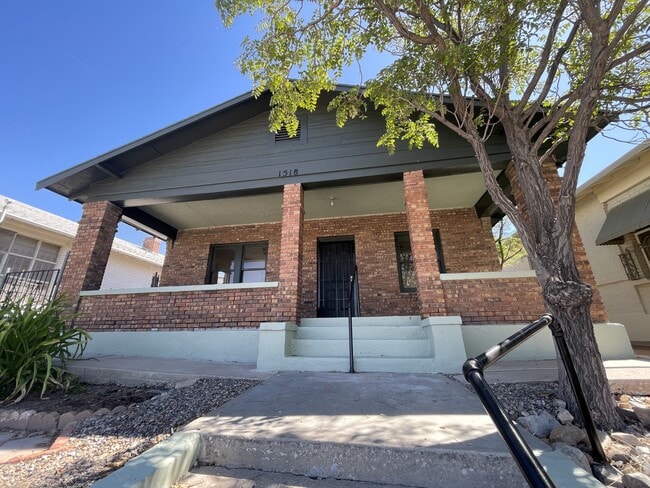 Foto del edificio - 1518 Lawton Dr