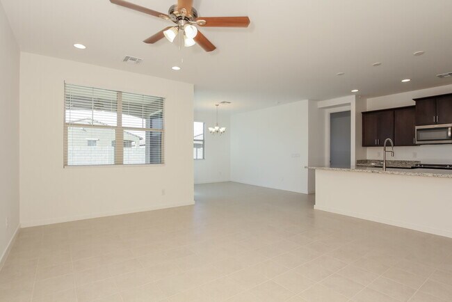 Building Photo - 11022 W Marguerite Ave