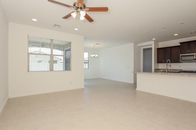 Foto del edificio - 11022 W Marguerite Ave