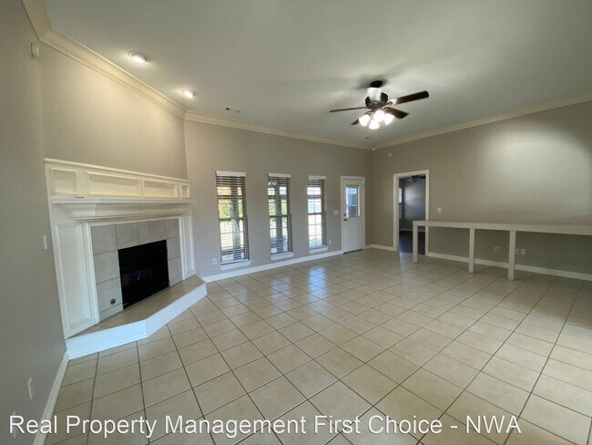 Building Photo - 3 br, 2 bath House - 3376 Haywood Cove