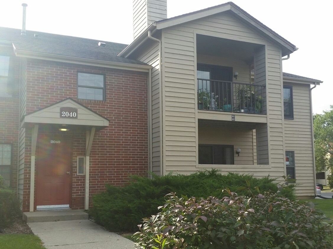 Primary Photo - 2040 Rand Rd