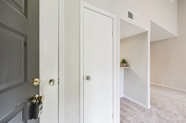 Foto del edificio - 10811 Richmond Ave.