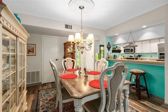 Building Photo - 1701 Pelican Cove Rd