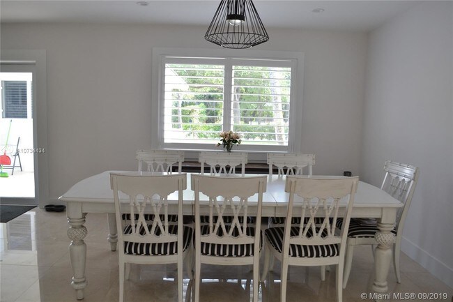 Foto del edificio - 7111 SW 92nd St
