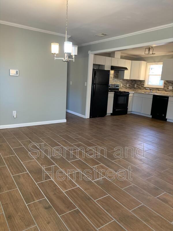 Building Photo - 2551 W Kensington Dr