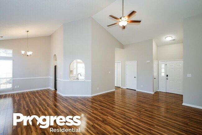 Building Photo - 2518 Bushy Pine Ct