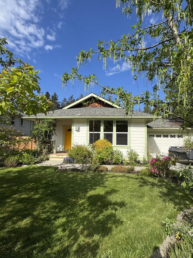 Foto del edificio - Single-family 3-bedroom home in a desirable neighborhood in town!
