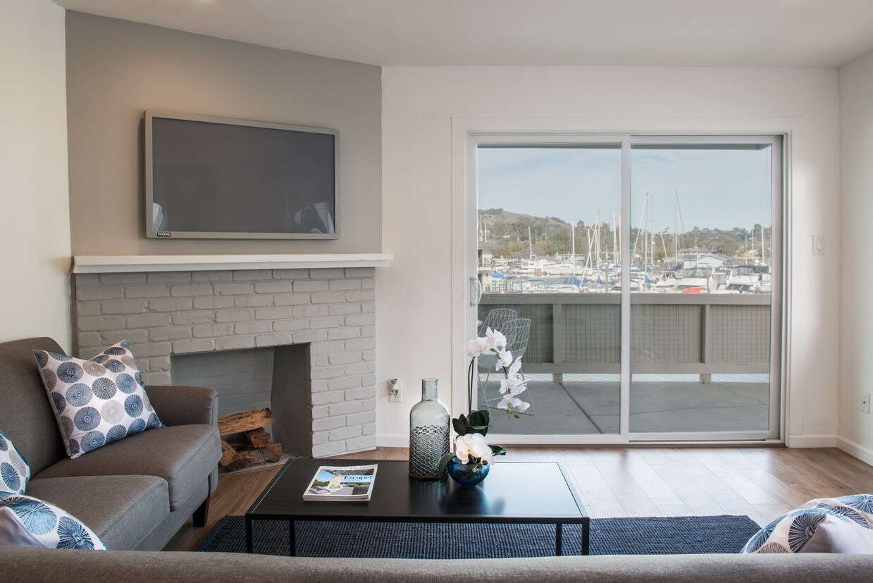 Living Room - 420 Canal St
