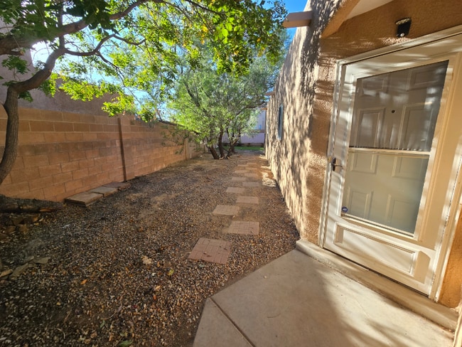 Building Photo - 10305 Dayflower Dr NW