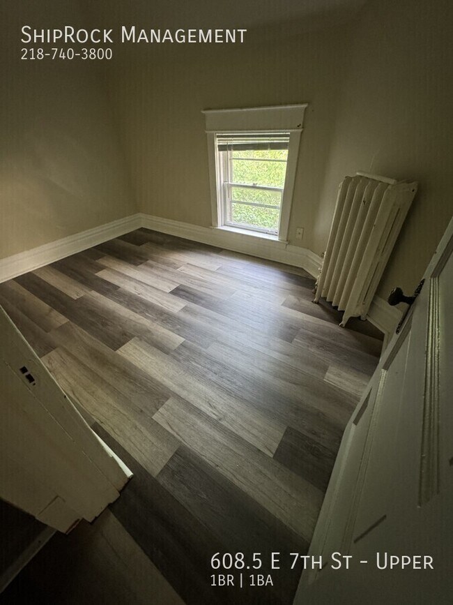 Building Photo - 608.5 E 7th St