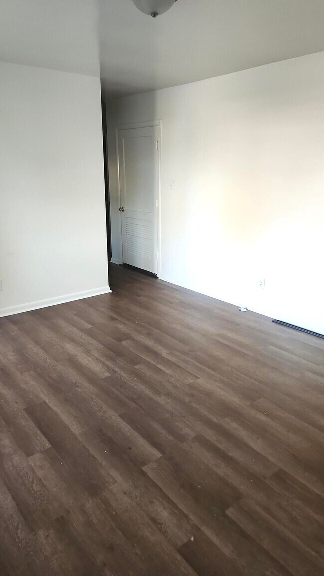 Foto del edificio - 2408 Butternut Hill Ct