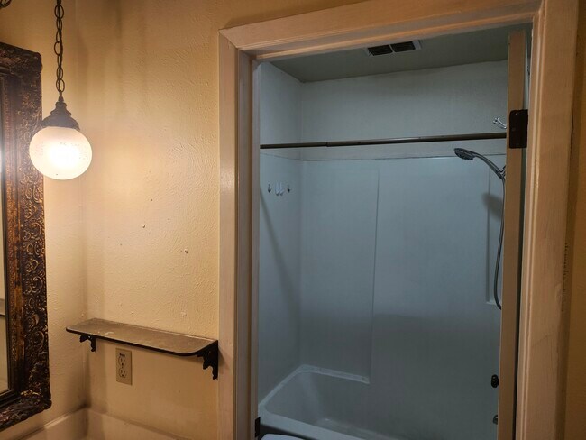 Foto del edificio - 4710 Edinburgh Dr