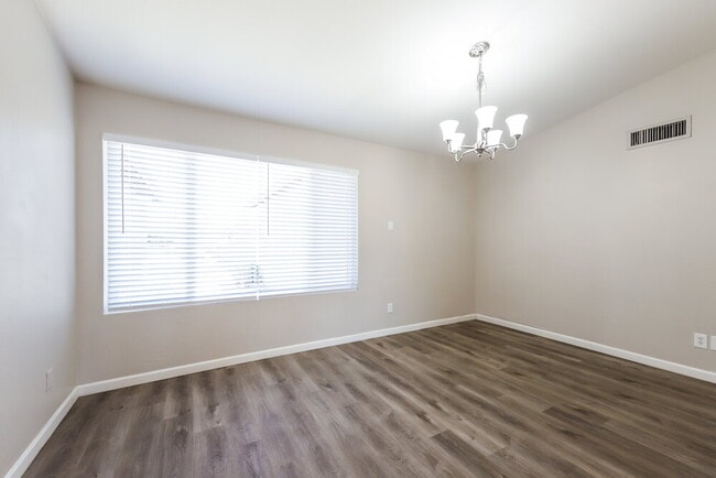 Building Photo - 16444 N 46th Ln