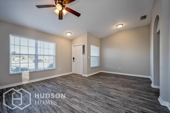 Foto del edificio - NOW AVAILABLE! - 4301 Reynolds Oaks Place,...