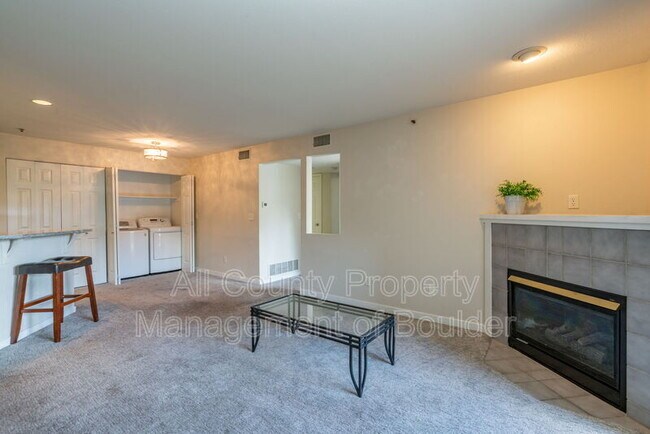 Building Photo - 33 S Boulder Cir
