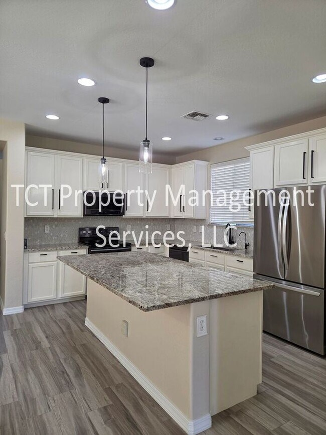 Foto del edificio - Great 4 Bedroom Home In Langley Gateway Estates!