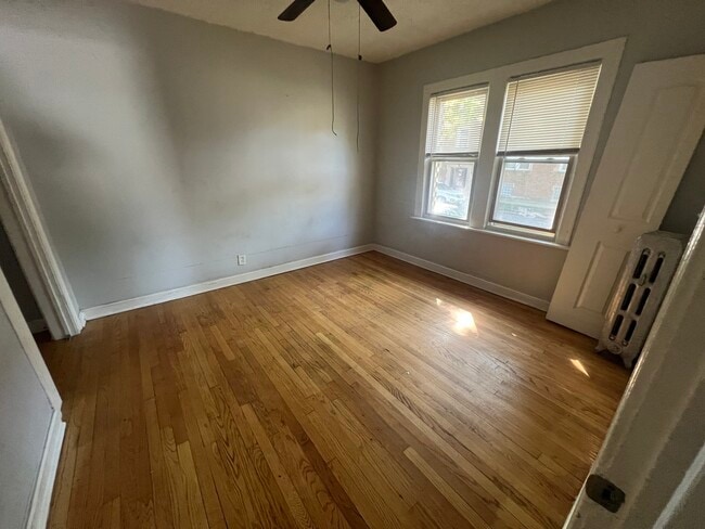 Foto del edificio - 8559 S Bennett Ave