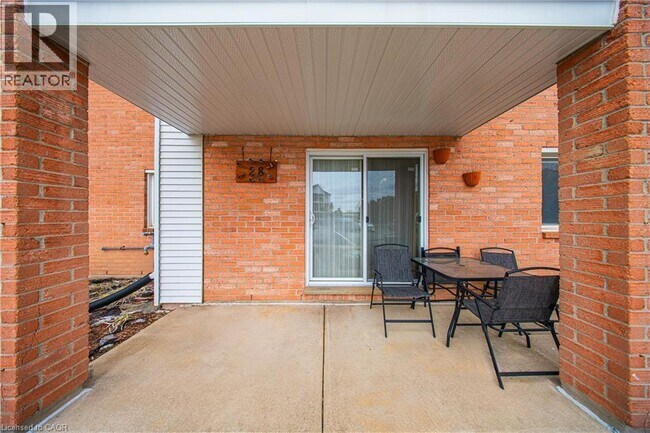 Building Photo - 1096 Jalna Blvd