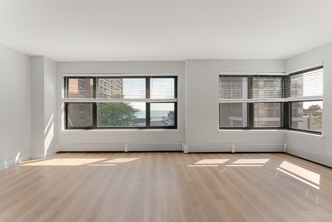 Foto del edificio - 5858 N Sheridan Rd