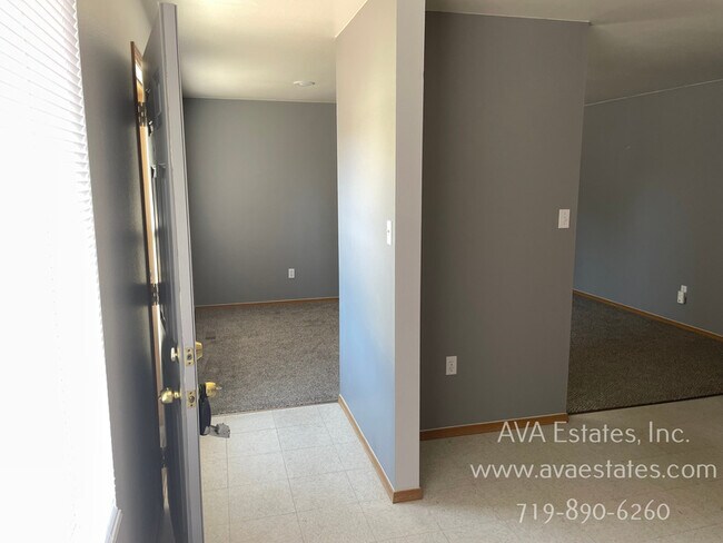 Foto del edificio - 531 S Angus Ave