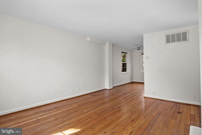 Foto del edificio - 3305 S Wakefield St