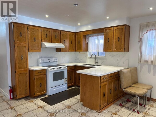 Photo du bâtiment - 84 Burnt Bark Dr