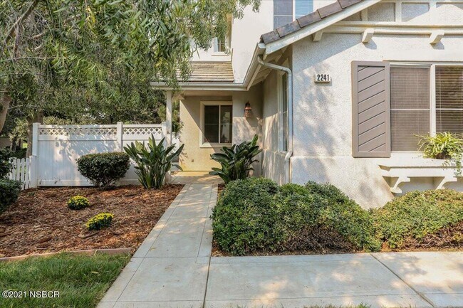 Foto del edificio - 2241 Nightshade Ln