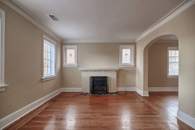Foto del edificio - 7034 Dartmouth Ave