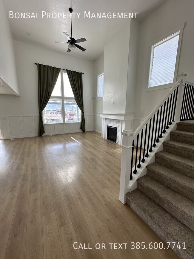 Foto del edificio - 4554 N Mt Ellen St