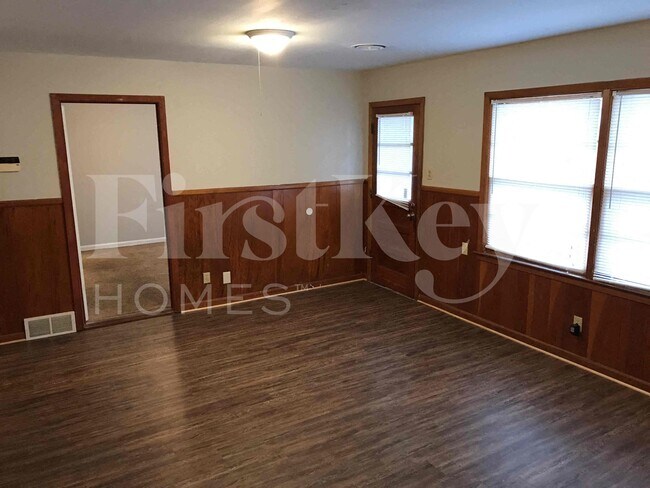 Foto del edificio - 1083 Richland Dr