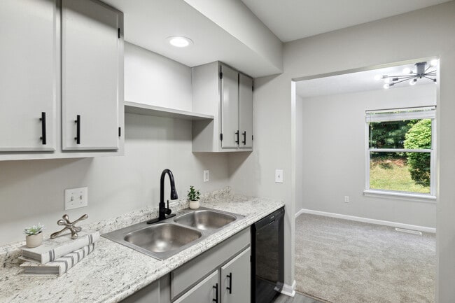 Foto del edificio - Hunter's Pond Apartments