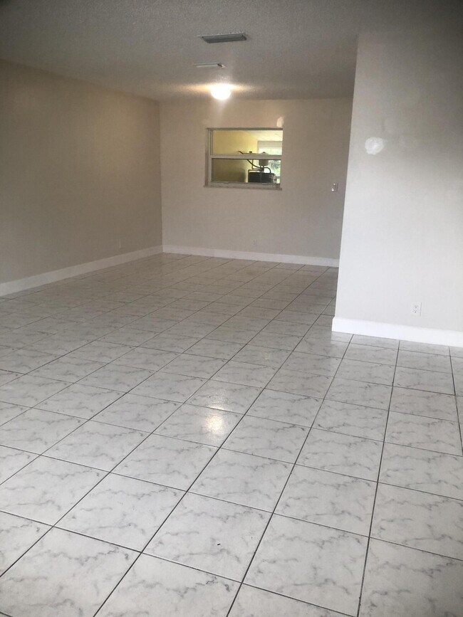 Foto del edificio - 5500 Jeffery Ave