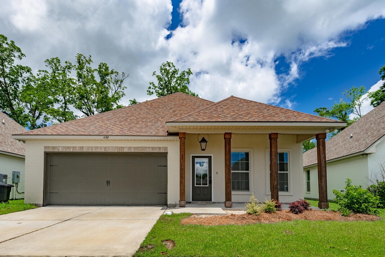 Foto principal - 438 Lake Breeze Dr