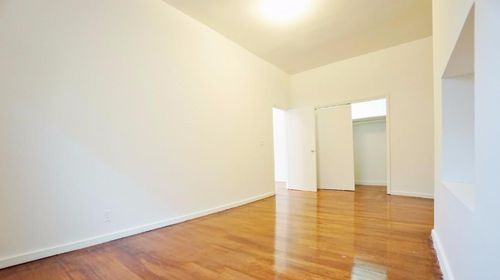 Building Photo - 261 W 29th St