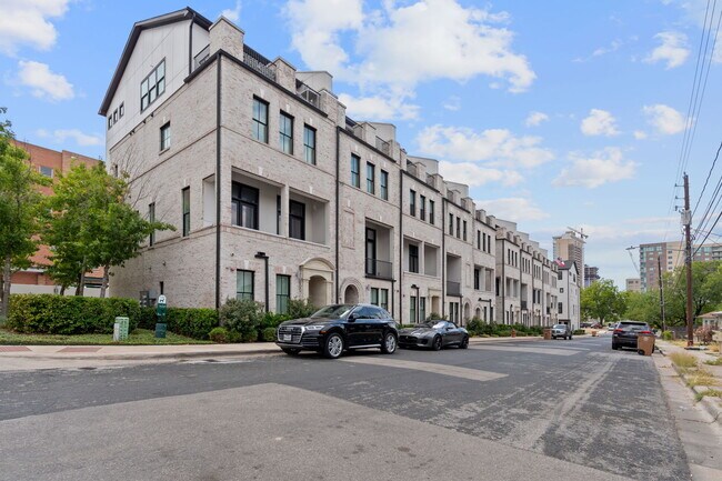 Building Photo - 1017 Juniper St