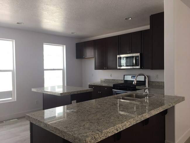Building Photo - 1788 W Torlundy Dr