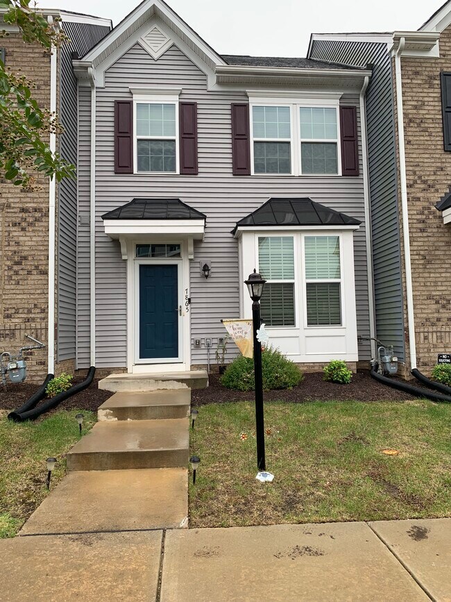 Foto del edificio - 7865 Mint Ln