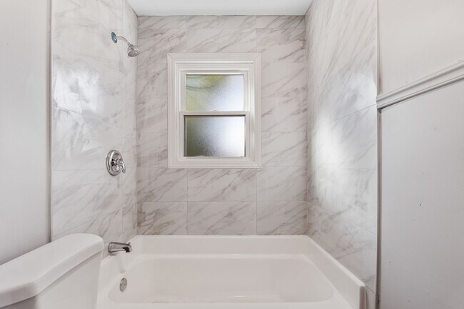 Foto del edificio - 1275 Briarwood Ave