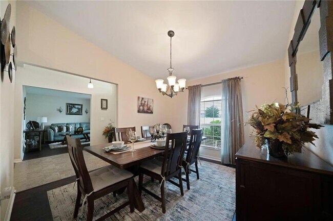 Foto del edificio - 6518 Crescent Loop