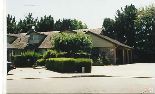 Building Photo - 102 Exeter Ct