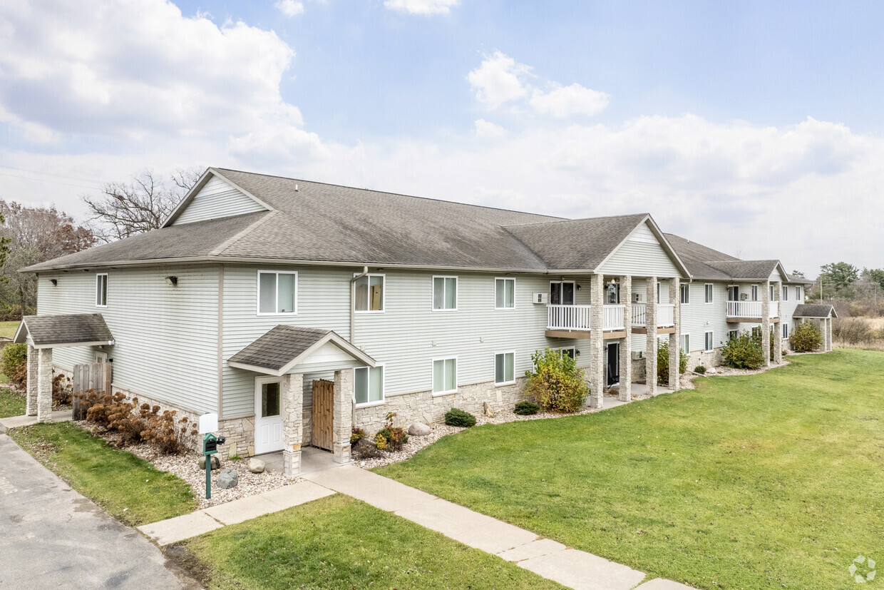 Primary Photo - Murdock Manor Apartments