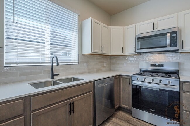 Photo - 2453 Revere Rd House