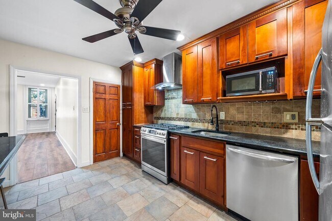 Building Photo - 1114 Snyder Ave