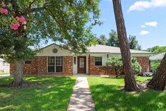 Building Photo - 8806 Langdon Ln