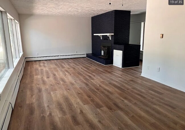Foto del edificio - 11532 Elmwood Ln