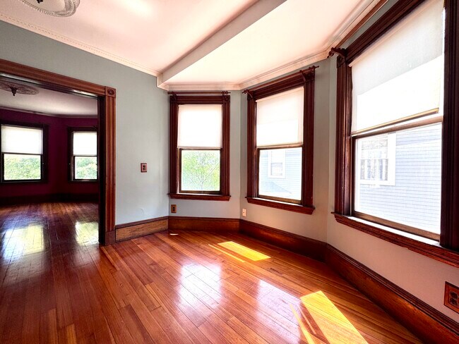Comedor - 104 Hancock St